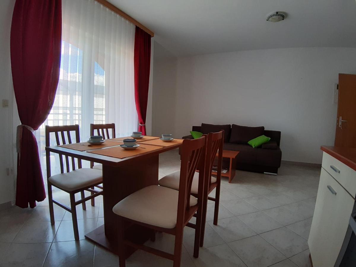 Apartments Mihael Malinska Extérieur photo