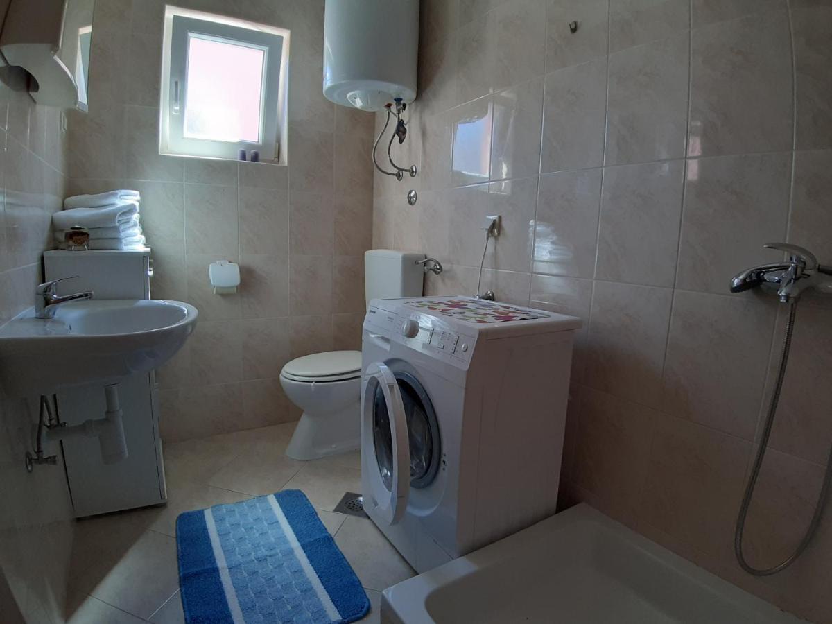 Apartments Mihael Malinska Extérieur photo