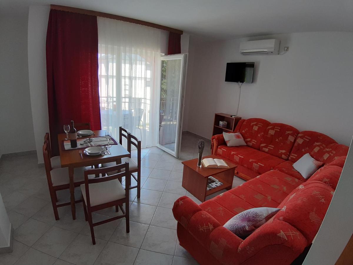 Apartments Mihael Malinska Extérieur photo