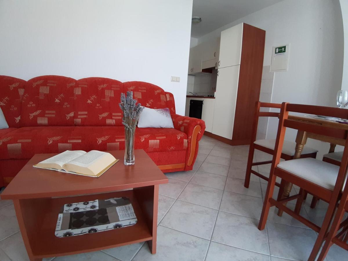 Apartments Mihael Malinska Extérieur photo