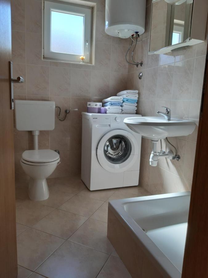 Apartments Mihael Malinska Extérieur photo