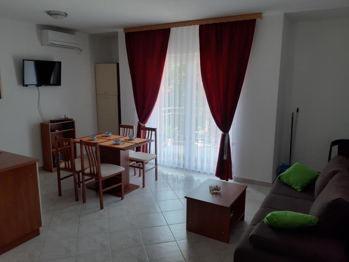Apartments Mihael Malinska Extérieur photo
